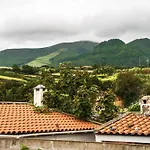 Prázdninový dům Casa Da Torre Vista Mar E Montanha, Perto Do Ilheu De Franca Vila Franca do Campo
